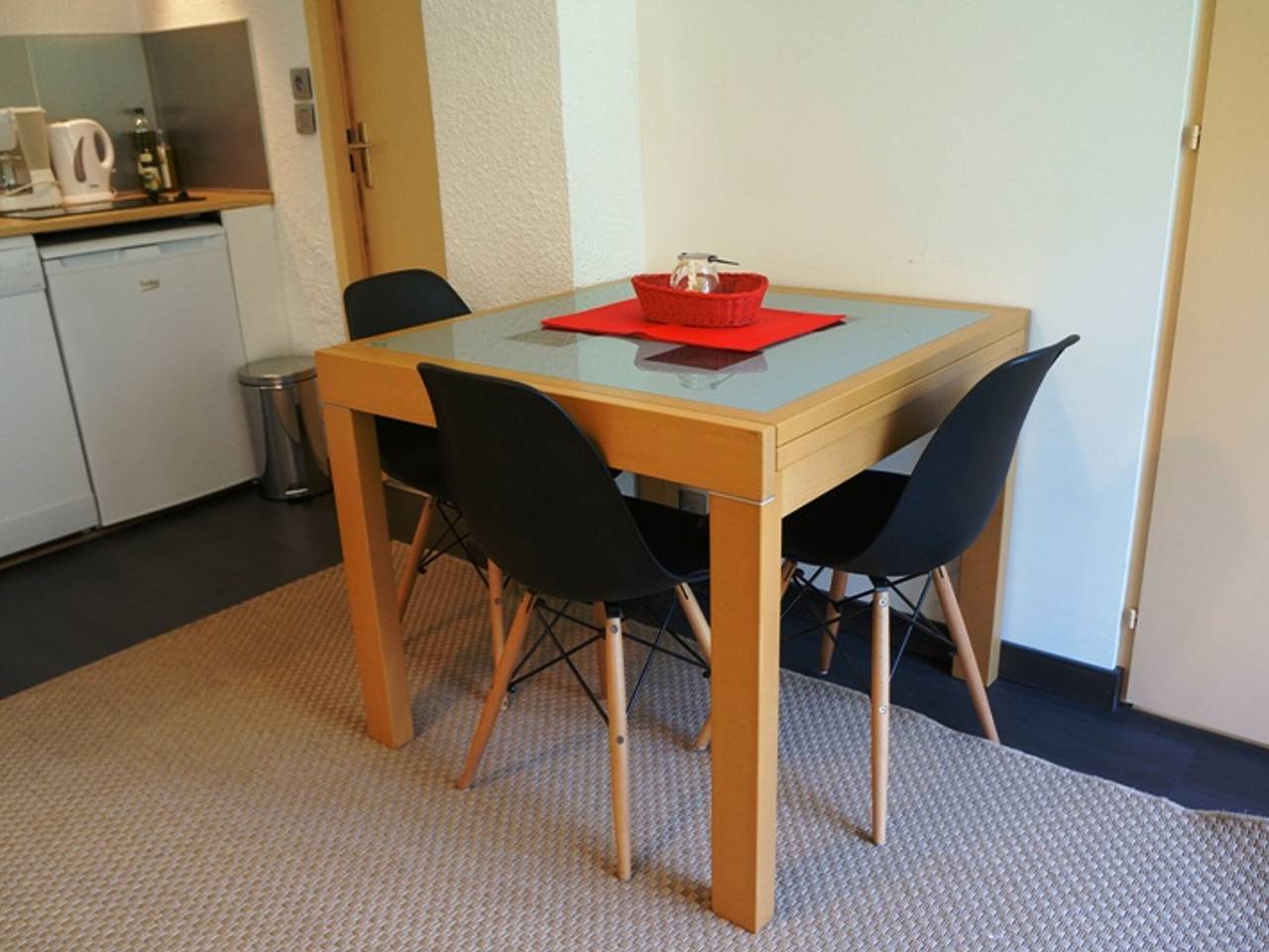 Ganze Wohnung, Charmant appartement T2 avec jardin, centre de Chamonix, proche commerces, pour 4 personnes, animaux ok in Brevent-Flegere, Chamonix