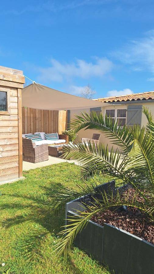 Chambre d’hôte pour 2 personnes, avec vue ainsi que piscine et jardin à Talmont-Saint-Hilaire - 2