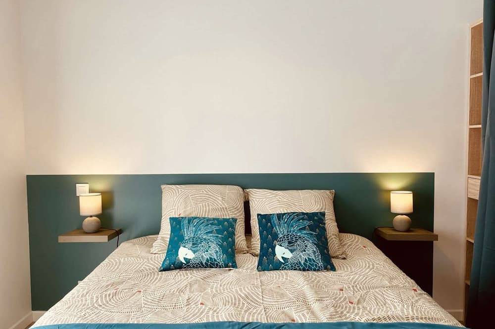 Villashomeclet - Villa Palm Beach ⭐️ Piscine ⭐️ Terrasse ⭐️ Clim ⭐️ 4 chambres in Vensac, Région de Lesparre-Médoc