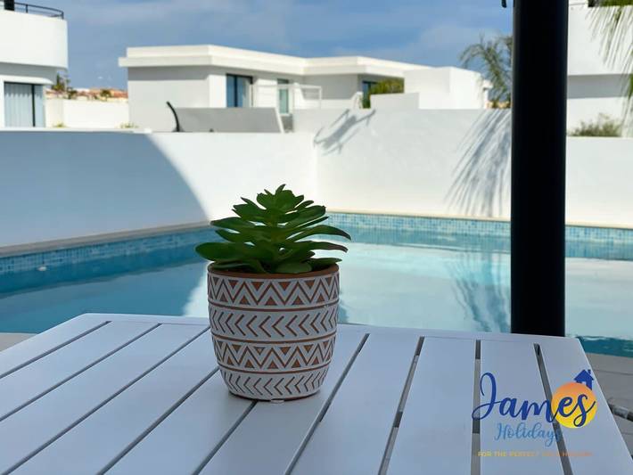 Villa pour 6 personnes, avec jardin et piscine - 1