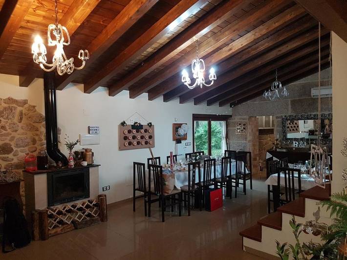 Casa para 18 personas, con Balcón y Terraza además de Jardín y Piscina en Pontevedra