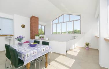 Apartament Wakacyjny dla 5 osoby w Kapelica, Wschodnie Wybrzeże Istrii, Zdjęcie 1