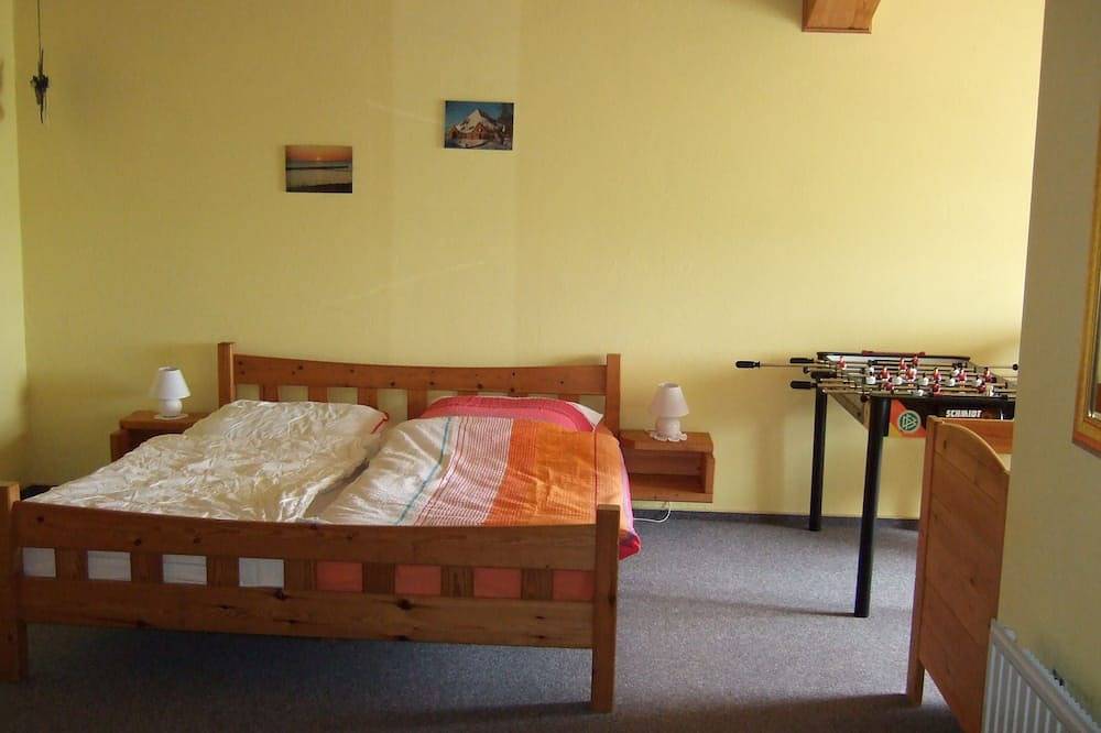 Ganze Wohnung, Ferienwohnung auf dem Ferienhof Nickelswarft 2 in Poppenbüll für 2-6 Personen in Poppenbüll, Eiderstedt