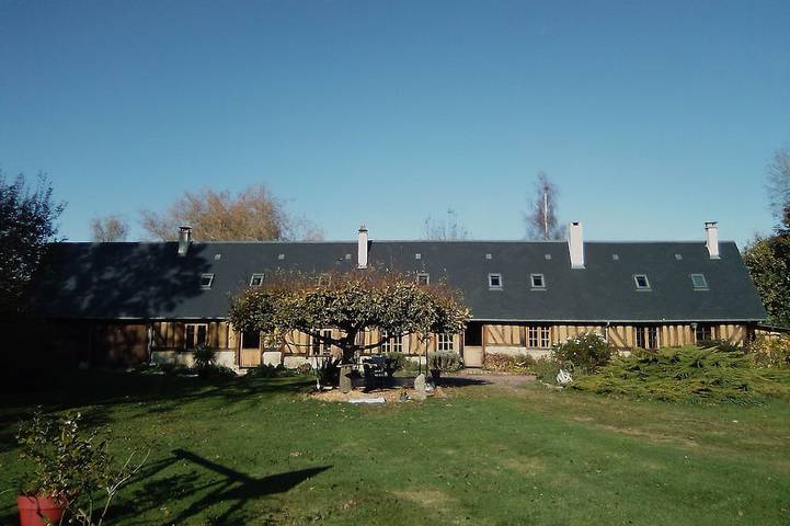Gîte pour 4 personnes, avec terrasse et jardin dans Saint-Martin-de-Mailloc