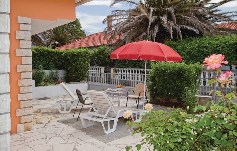 Ferienhaus für 6 Personen, mit Terrasse in Privlaka - 3