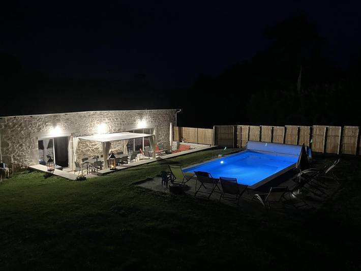 Gîte pour 11 personnes, avec jardin ainsi que terrasse et piscine dans Parc naturel régional Périgord-Limousin - 4