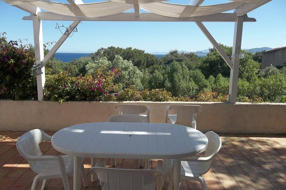 Villa vue mer et montagne  lotissement calme, toutes commodités à proximité in Monticello, Région de Calvi