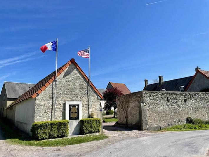 Chambre d’hôte pour 4 personnes, avec Terrasse ainsi que Jardin et Vue à Liesville-sur-Douve