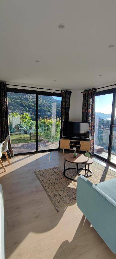 Appartement entier, Exceptional sea view apartment, Monaco 15 min in La Turbie, Côte méditerranéenne (France)