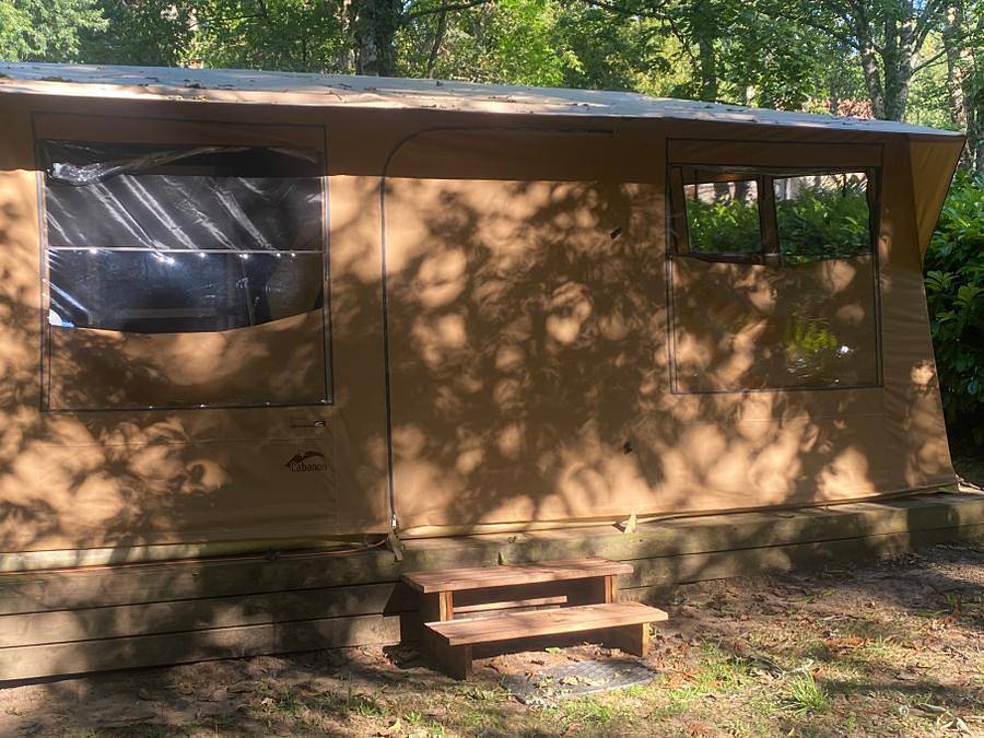 Camping les Pialades - Zelt 5 personen - Voll ausgestattetes Zelt 29m² - 3 Zimmer (ohne Sanitäranlagen) in Nabirat, Périgord Noir