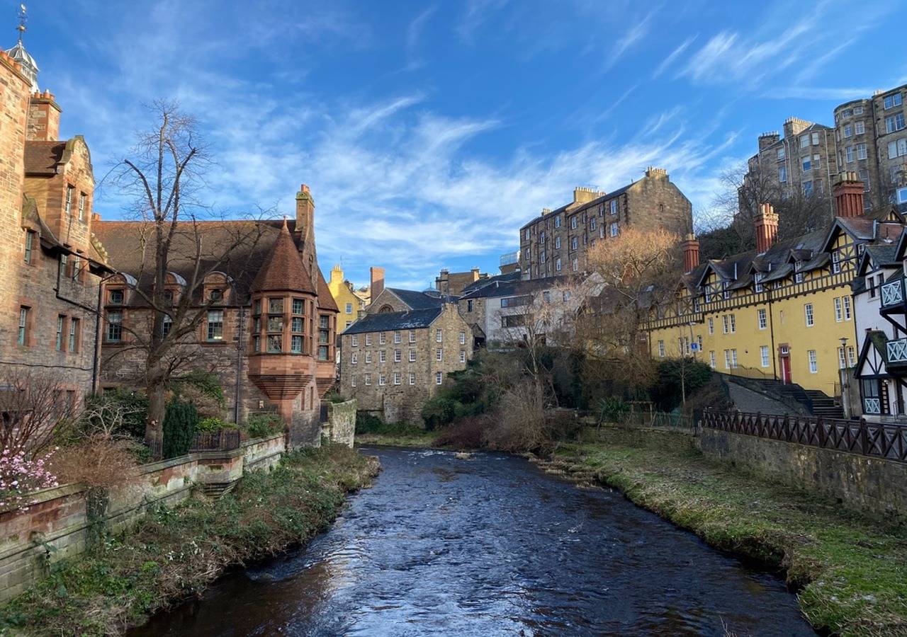 Chic City Hideaway - Cozy, Central & Quiet - Pass the Keys in Edinburgh, Edinburgh and Lothian