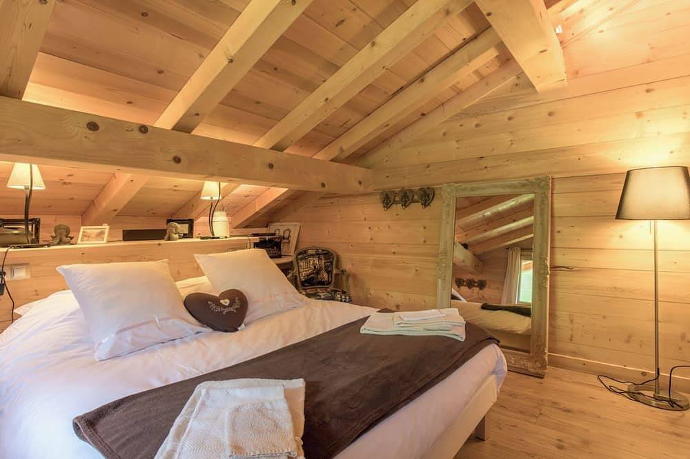 Entire apartment, Apartment 'Chalet Evasion - 13 Personnes' with Mountain View, Shared Garden and Wi-Fi in Hauteluce, Albertville region
