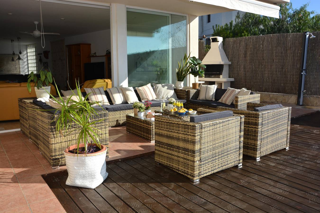 Villa Med Impresionantes Vistas al Mar a 1 Km de las Playas de Sitges y 5 minutos del Puerto de Aiguadolç in Sitges, Garraf