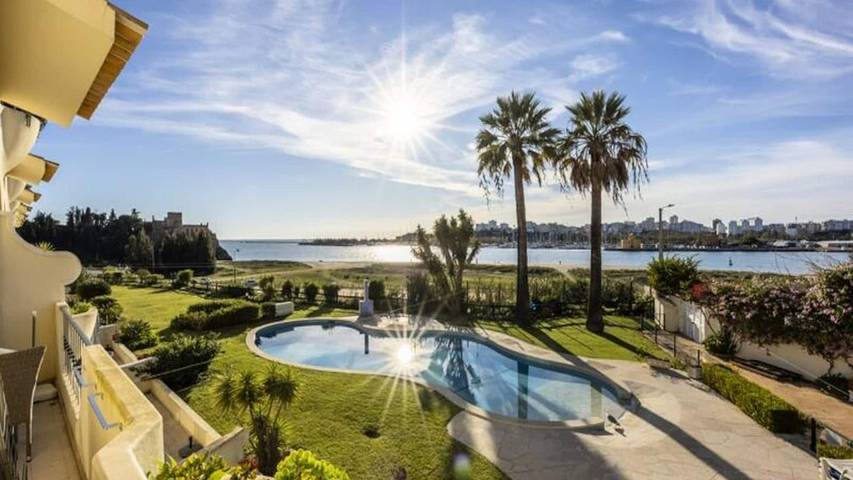 Appartement voor 5 personen, met zwembad en balkon in Ferragudo