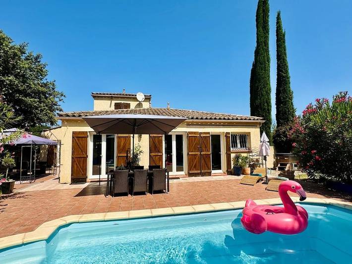 Villa pour 8 personnes, avec piscine ainsi que vue et jardin, animaux acceptés