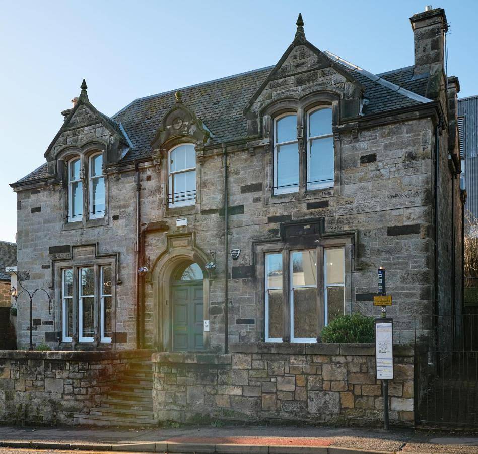Entire apartment, Three-Bedroom Apartment in Dunfermline, Fife region