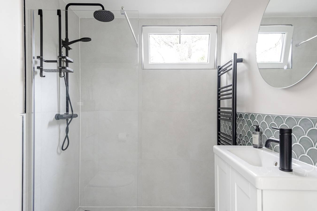 Gehele studio, The Garden Suite in Zandvoort, Nederlandse Noordzeekust