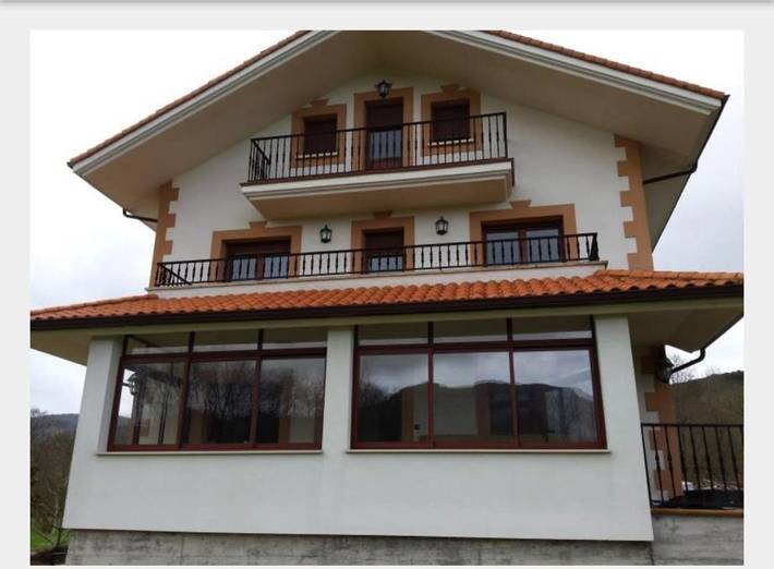 Location de vacances pour 20 personnes, avec Balcon et Terrasse ainsi que Jardin et Vue à Liendo