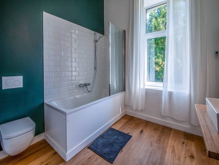 Gîte pour 32 personnes, avec jardin ainsi que terrasse et jacuzzi, adapté aux familles à Ferrières (Liège) - 4