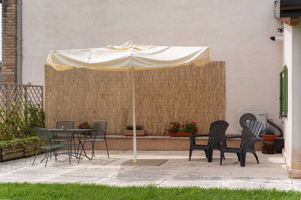 Ganze Wohnung, Ancient Coat of Arms Meneghella Court - Jasmine in Monzambano, Gardasee