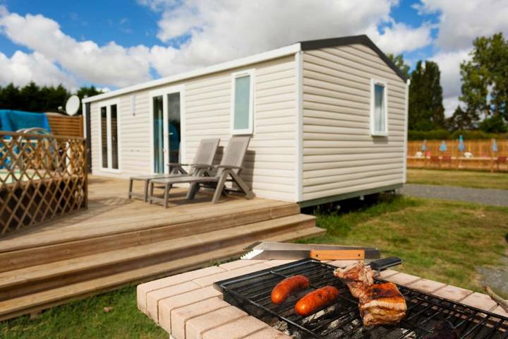 Location de vacances pour 6 personnes, avec jardin ainsi que piscine et vue à Bréhémont - 3
