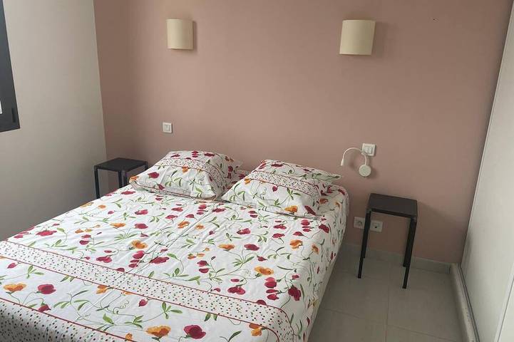 Location de vacances pour 10 personnes, avec terrasse et jardin à Suze-la-Rousse - 2