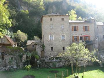 Gîte pour 10 personnes, avec balcon et jardin dans Lozère