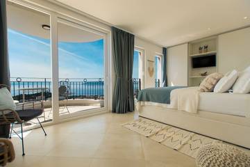 Ferienwohnung für 2 Personen, mit Balkon/Terrasse und Pool in Makarska