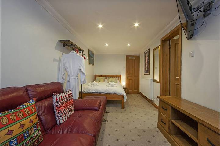 5 bed detached house. 8 min drive from Oban in Oban, Loch Linnhe