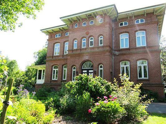 Ganze Ferienwohnung, Haus im Park - Hebbel-Stuben mit gr. Wohnküche & Tv in Wesselburen, Nordsee - Schleswig-Holstein