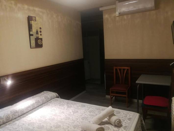 Gîte pour 2 personnes, avec Balcon ainsi que Terrasse et Vue à Arén - 2