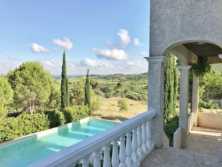 Gîte pour 6 personnes, avec Piscine à Montouliers