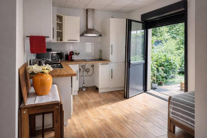 Gîte pour 4 personnes, avec piscine ainsi que jardin et vue, animaux acceptés à Saint-Maurice