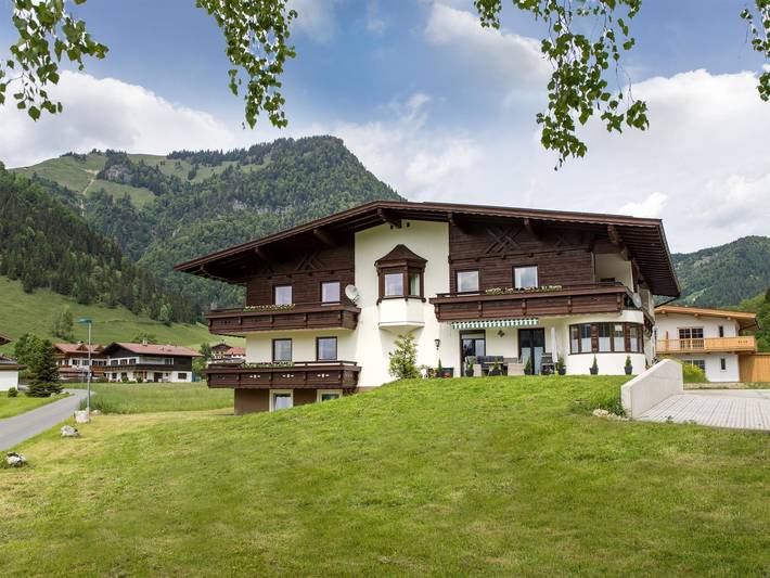 Ferienwohnung für 4 Personen, mit Balkon und Garten sowie Ausblick