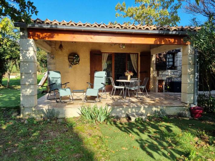 Location de vacances pour 3 personnes, avec terrasse et jardin à Saint-Christol-de-Rodières