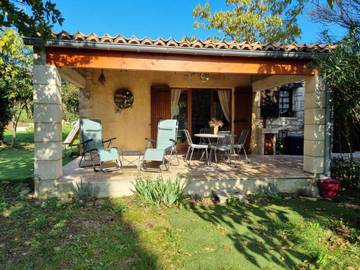 Gîte pour 3 personnes, avec terrasse et jardin à Saint-Christol-de-Rodières