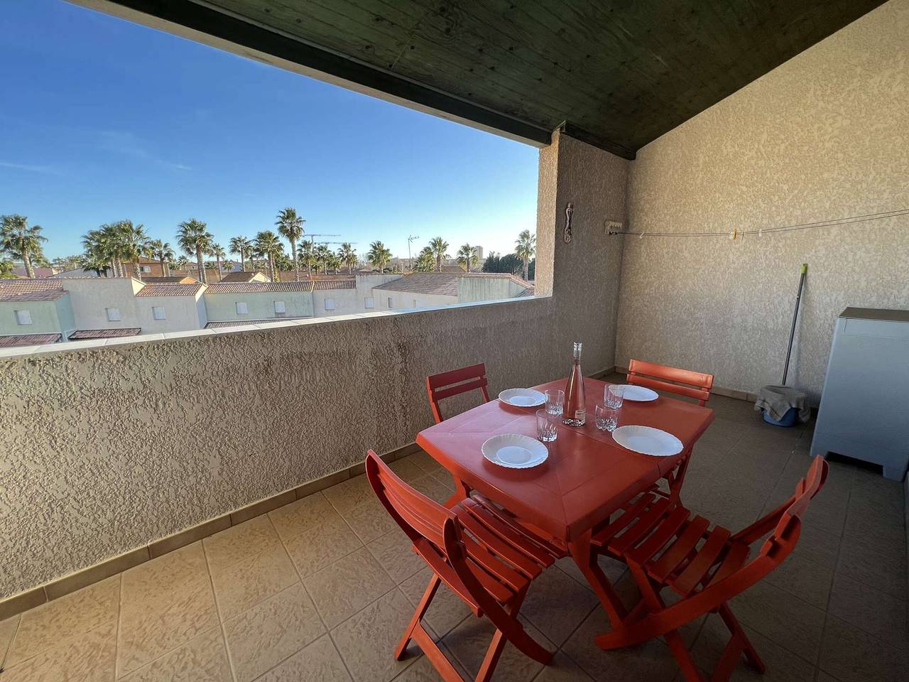Appartement entier, Appartement T3 avec Piscine, Clim, Terrasse, Parking Privé – À 600m de la Plage, 6 Pers. in Valras-Plage, Côte méditerranéenne (France)