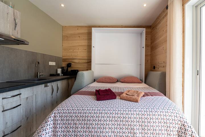 Hel lejlighed, Apartment 'Le Chaussy' with Mountain View, Balcony and Wi-Fi in Saint-Étienne-de-Cuines, Saint-Jean-de-Maurienne region