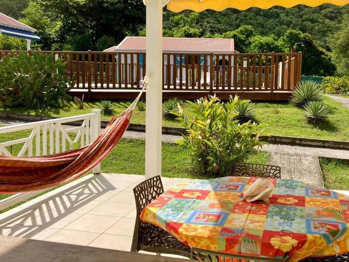 Maison de vacances pour 4 personnes, avec vue ainsi que jardin et piscine
