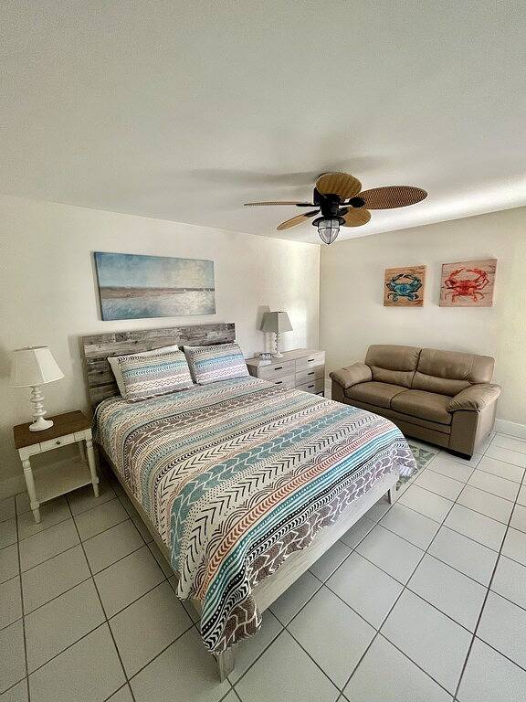 Vacation rental for 6 people, with terrace and yard as well as pool in Key Colony Beach