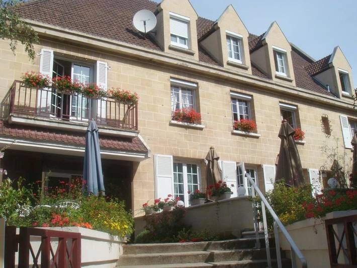 Hôtel pour 3 personnes, avec terrasse à Neufchâtel-en-Bray - 3