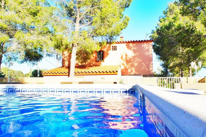 Chalet para 14 personas, con jacuzzi además de jardín y balcón - 1
