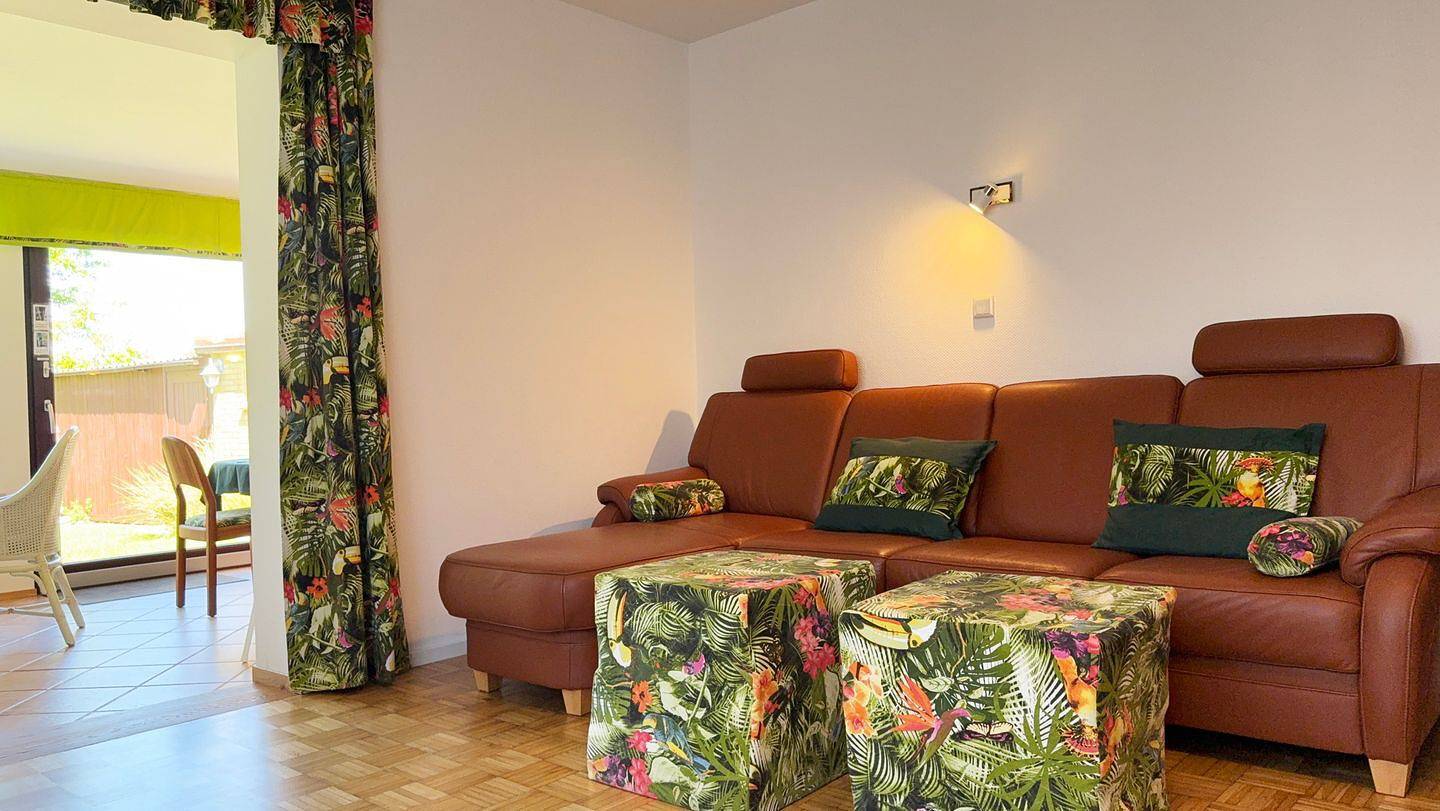 Geräumiges, schönes Ferienhaus für bis zu 8 Personen in Büsumer Deichhausen, Dithmarschen