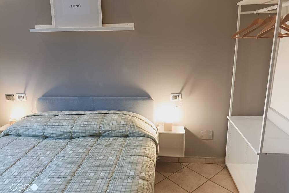 Villa 3 bedrooms two bathrooms large living room with Full-optional kitchen and Bbq in Moscufo, Pescara Province