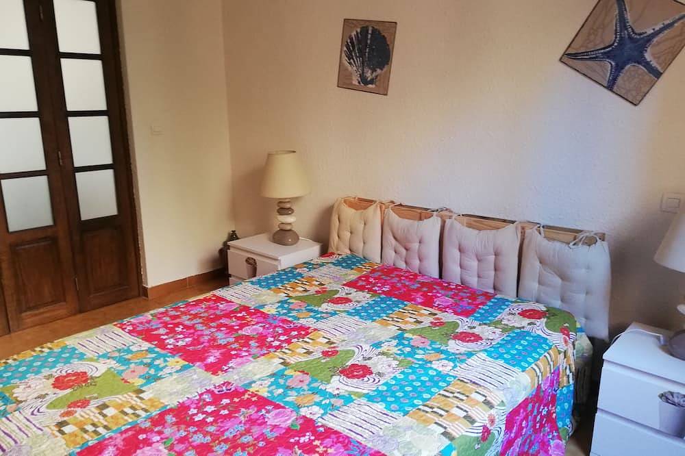 Ganze Wohnung, Appart F3, 75m2 Anlage im Erdgeschoss mit eigenem Zugang, zugewiesenen Parkplatz in Monticello, Calvi und Umgebung