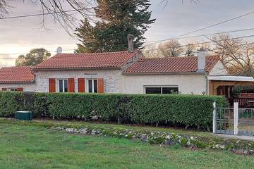 Gîte pour 6 personnes, avec jardin à Jau-Dignac-et-Loirac