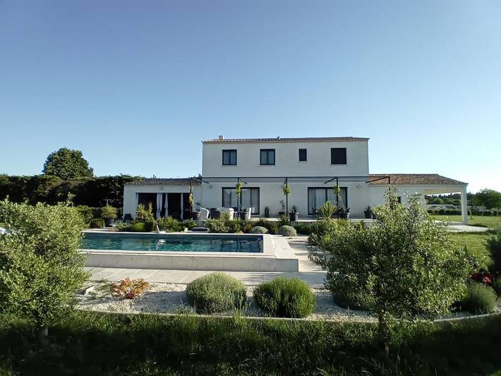 Villa per 8 persone, con piscina per bambini e piscina nonché panorama e giardino a Arles