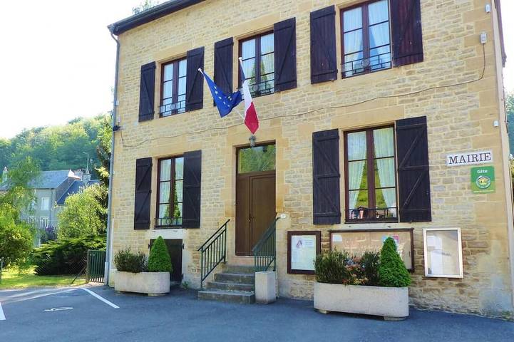 Gîte pour 9 personnes, avec jardin dans Rubécourt-et-Lamécourt