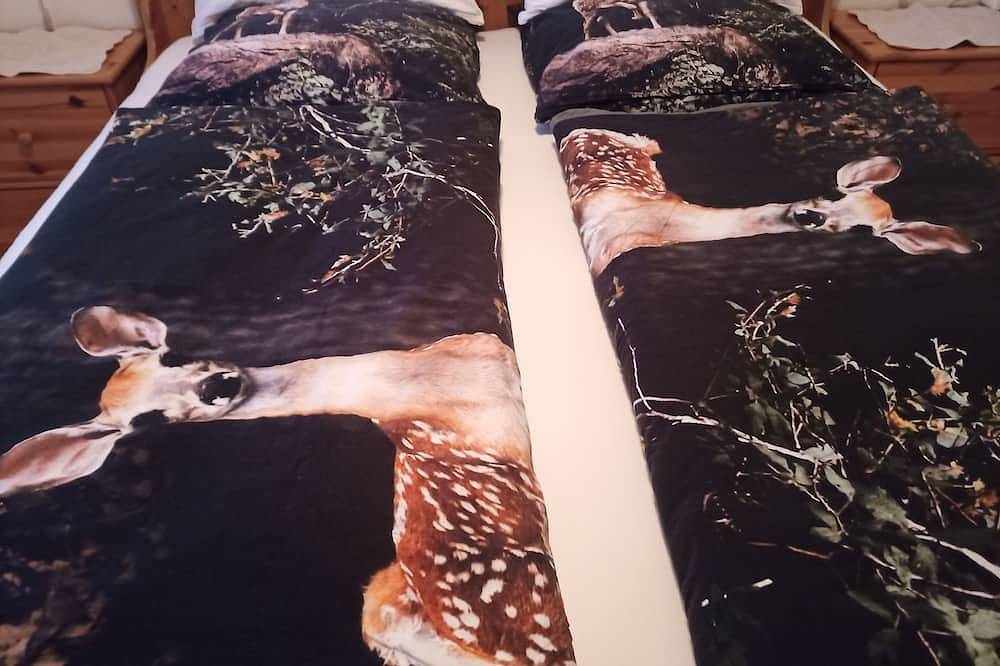 Rural garden house with fireplace and natural panorama in Niedergoersdorf, Fläming Heath