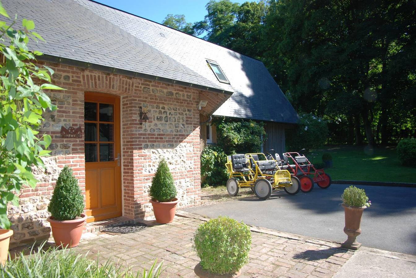Gîte für 15 Personen mit Terrasse in Sainte-Marguerite-sur-Fauville, Le Havre und Umgebung